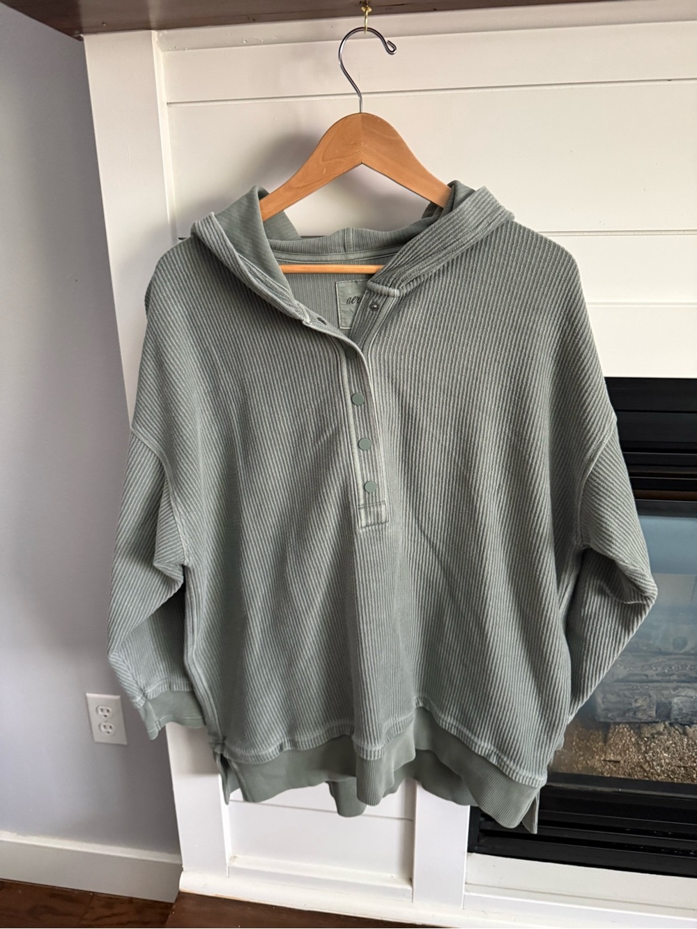 Aerie women’s Cozy Ribbed Henley Hoodie in Sage Green medium trending